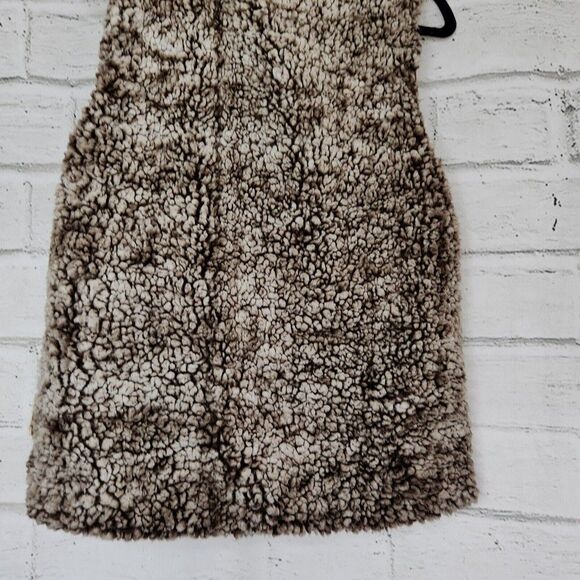 Simply Southern Women's Brown Soft Faux Fur Sleevless Vest Jacket Size Medium - Picture 7 of 14